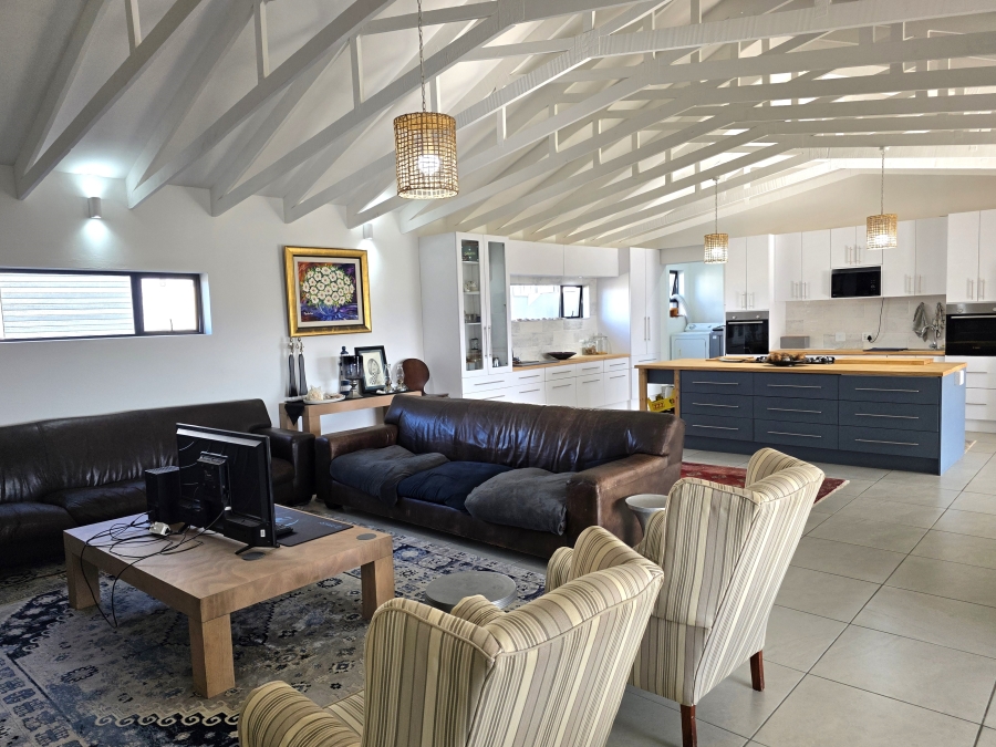 3 Bedroom Property for Sale in Wavecrest Eastern Cape